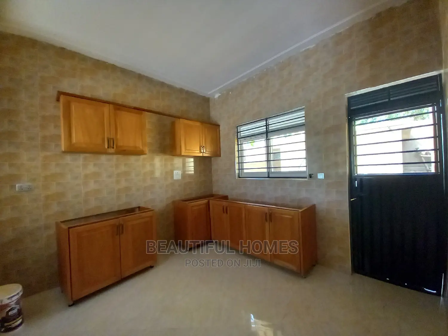 Furnished 4bdrm Bungalow in Kira for Sale in Kira