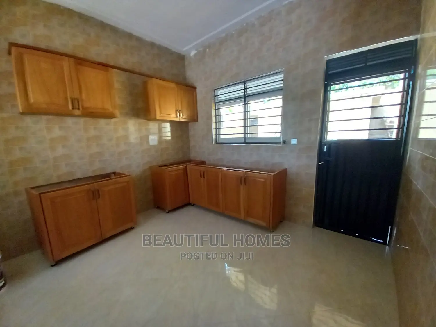 Furnished 4bdrm Bungalow in Kira Posh for Sale in Kira