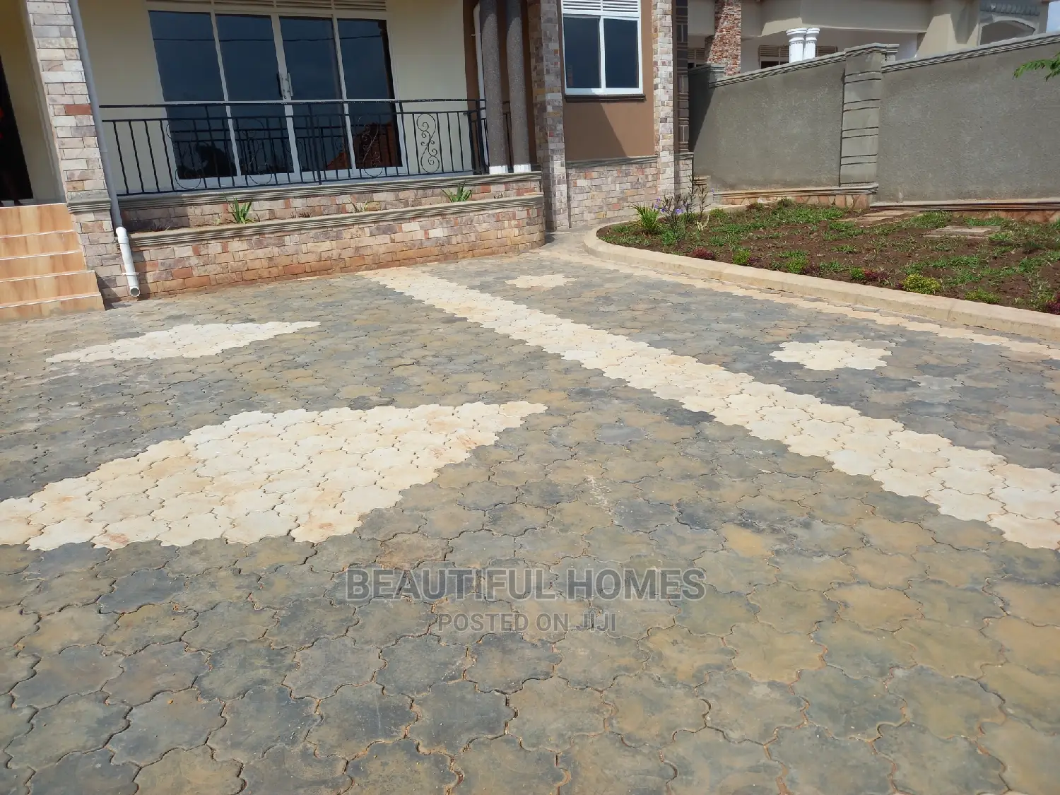 Furnished 4bdrm Bungalow in Kira Corporate for Sale in Kira