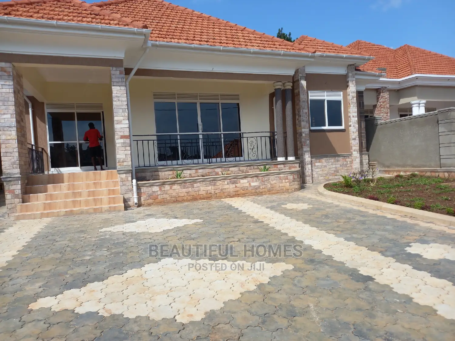 Furnished 4bdrm Bungalow in Kira Corporate for Sale in Kira
