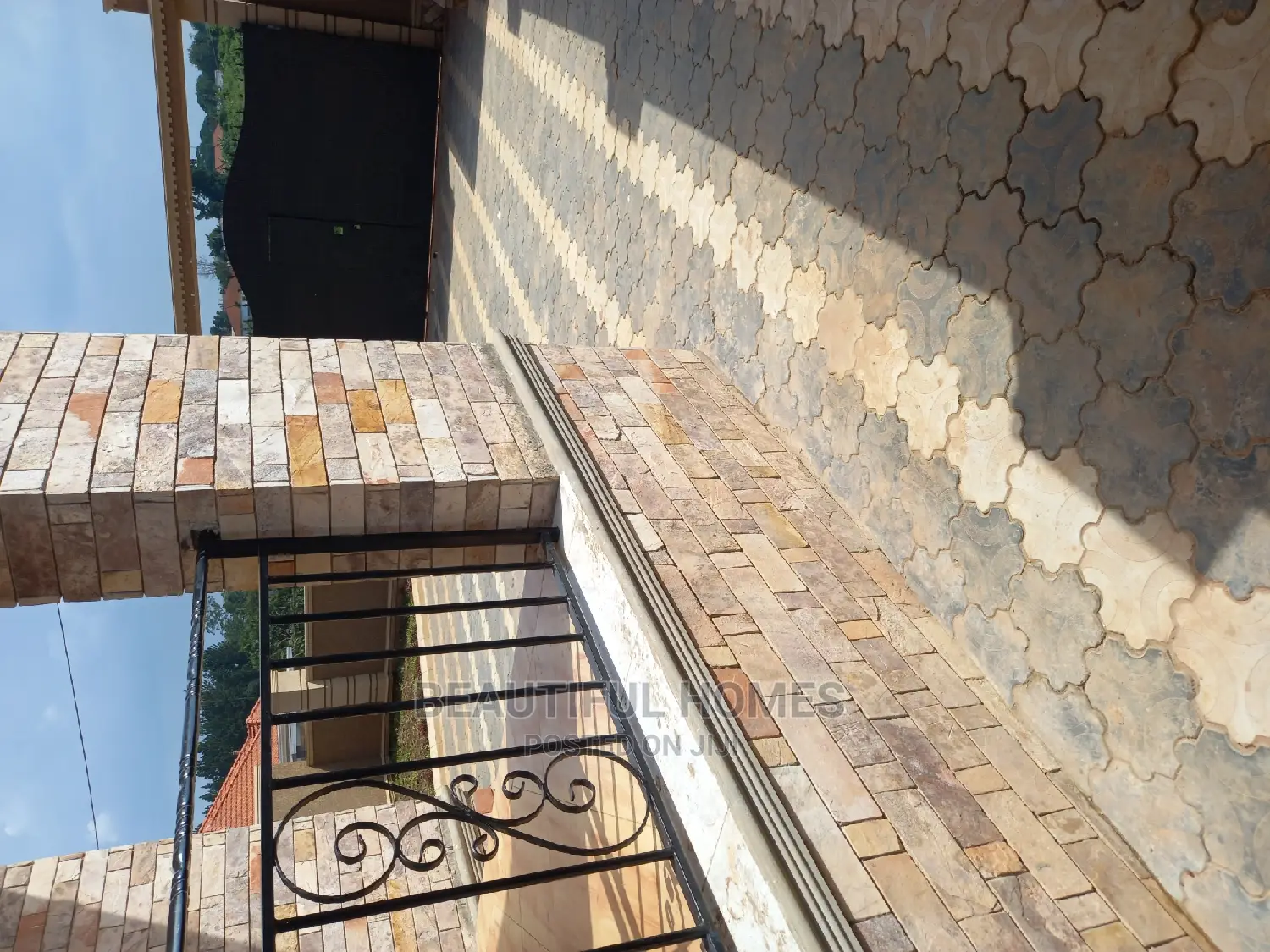 Furnished 4bdrm Bungalow in Kira Corporate for Sale in Kira
