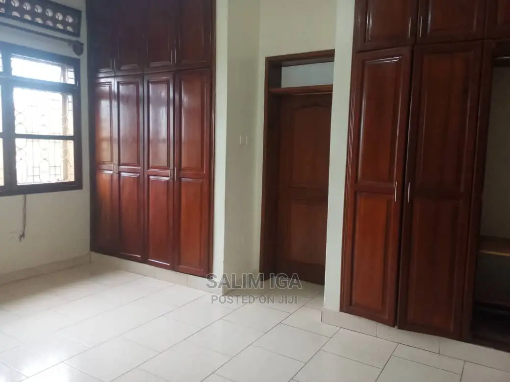 4bdrm Bungalow in Kololo Property, Central Division for Rent in Central Division