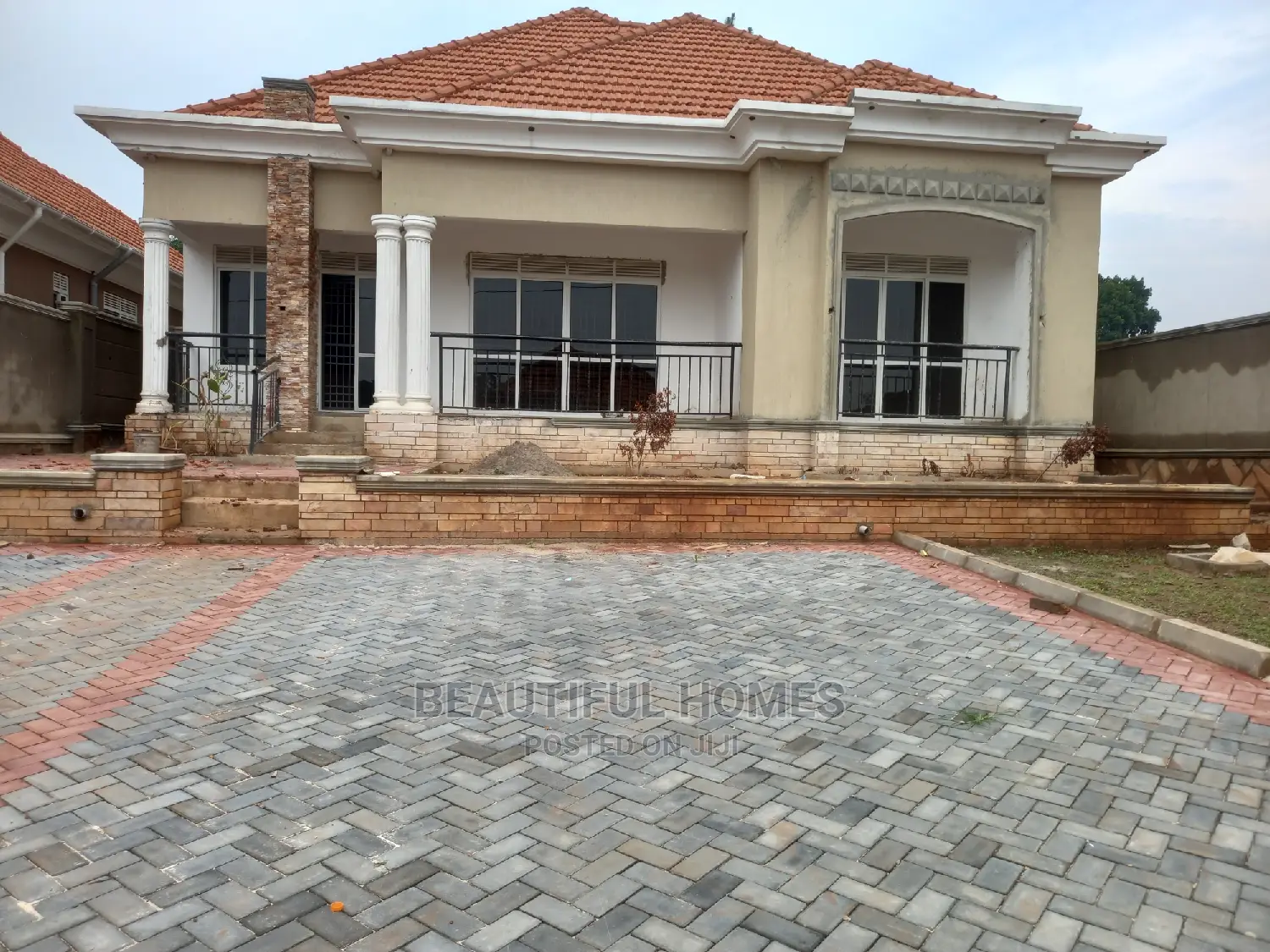 Furnished 4bdrm Bungalow in Kira for Sale in Kira