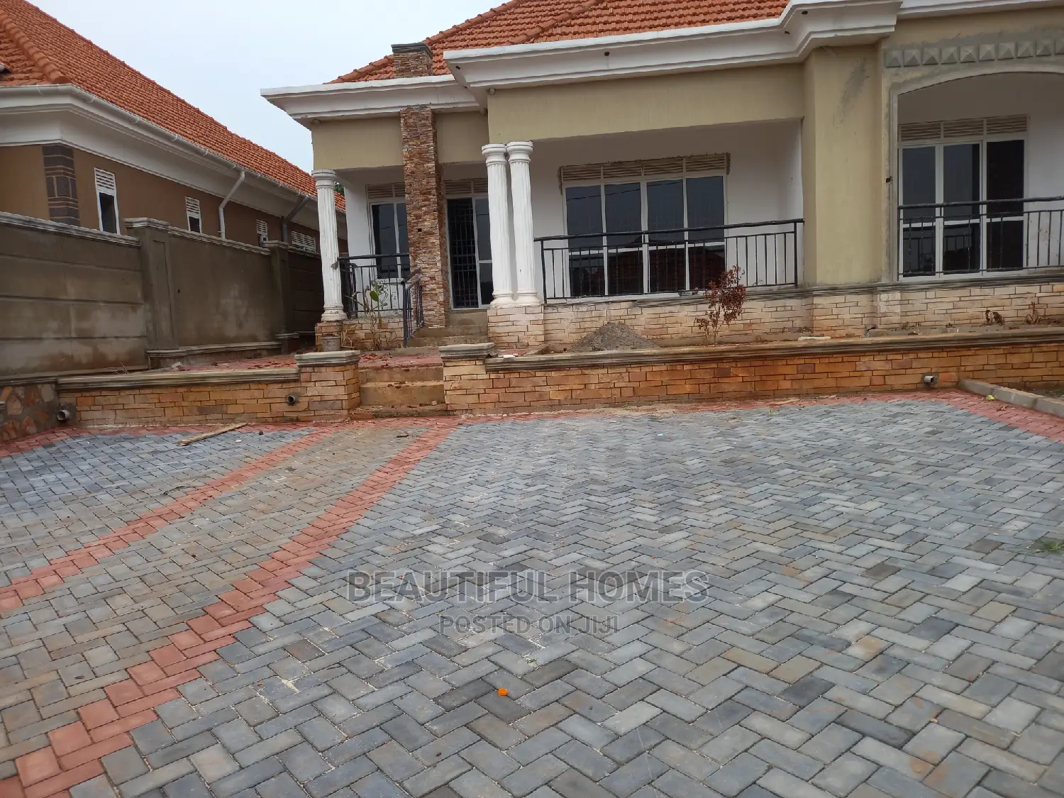 Furnished 4bdrm Bungalow in Kira for Sale in Kira
