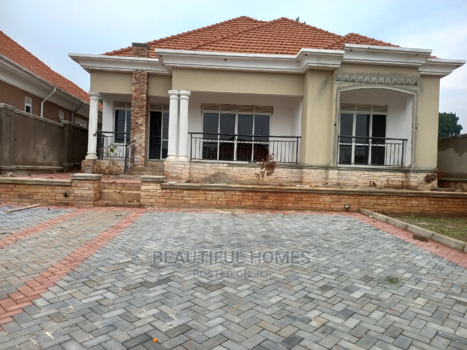 Furnished 4bdrm Bungalow in Kira for Sale in Kira