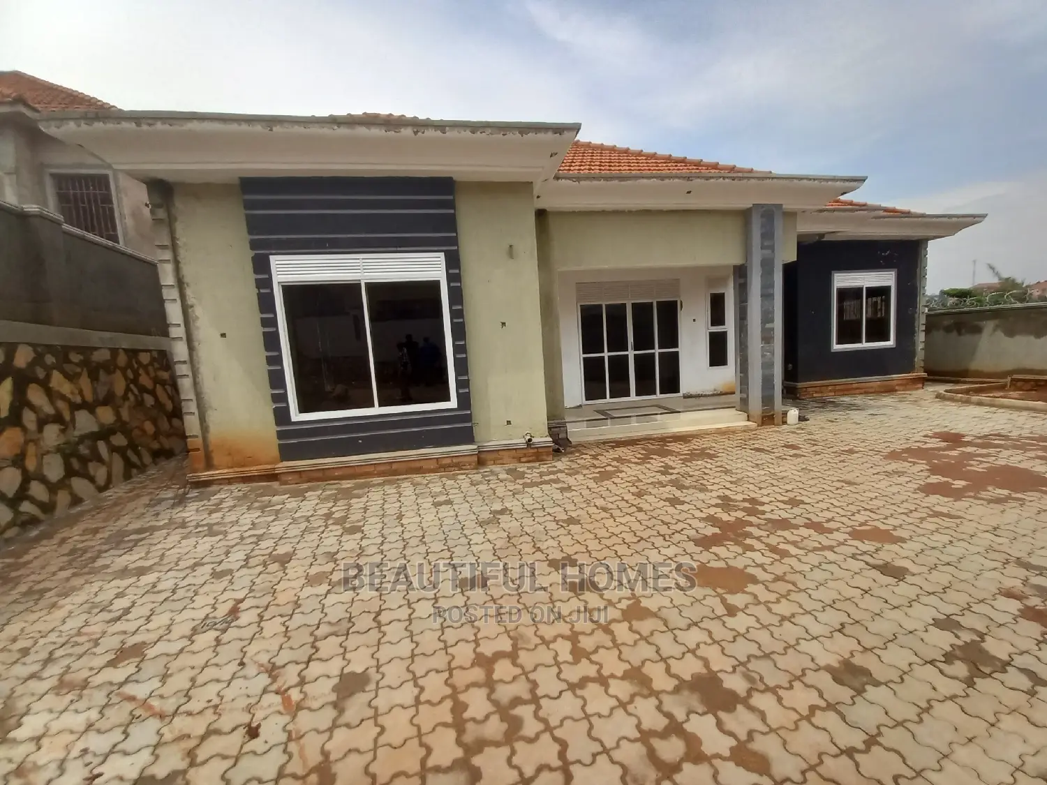 Furnished 4bdrm House in Kira for Sale in Kira