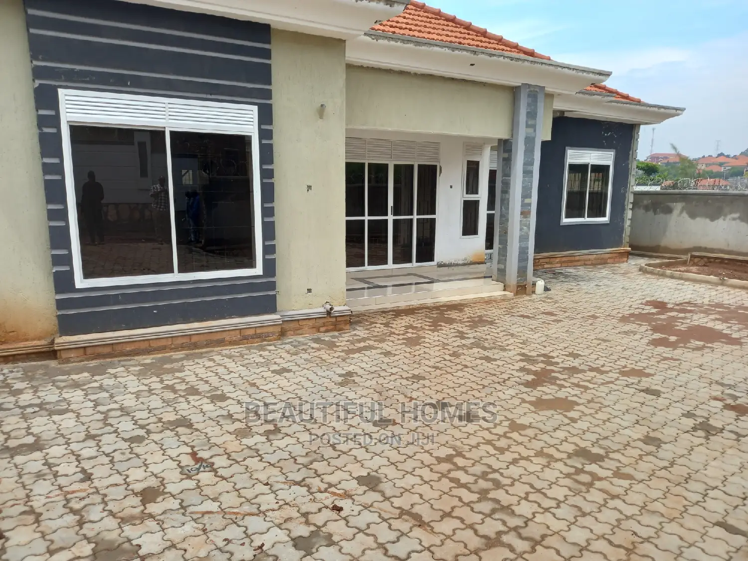 Furnished 4bdrm Bungalow in Kira for Sale in Kira
