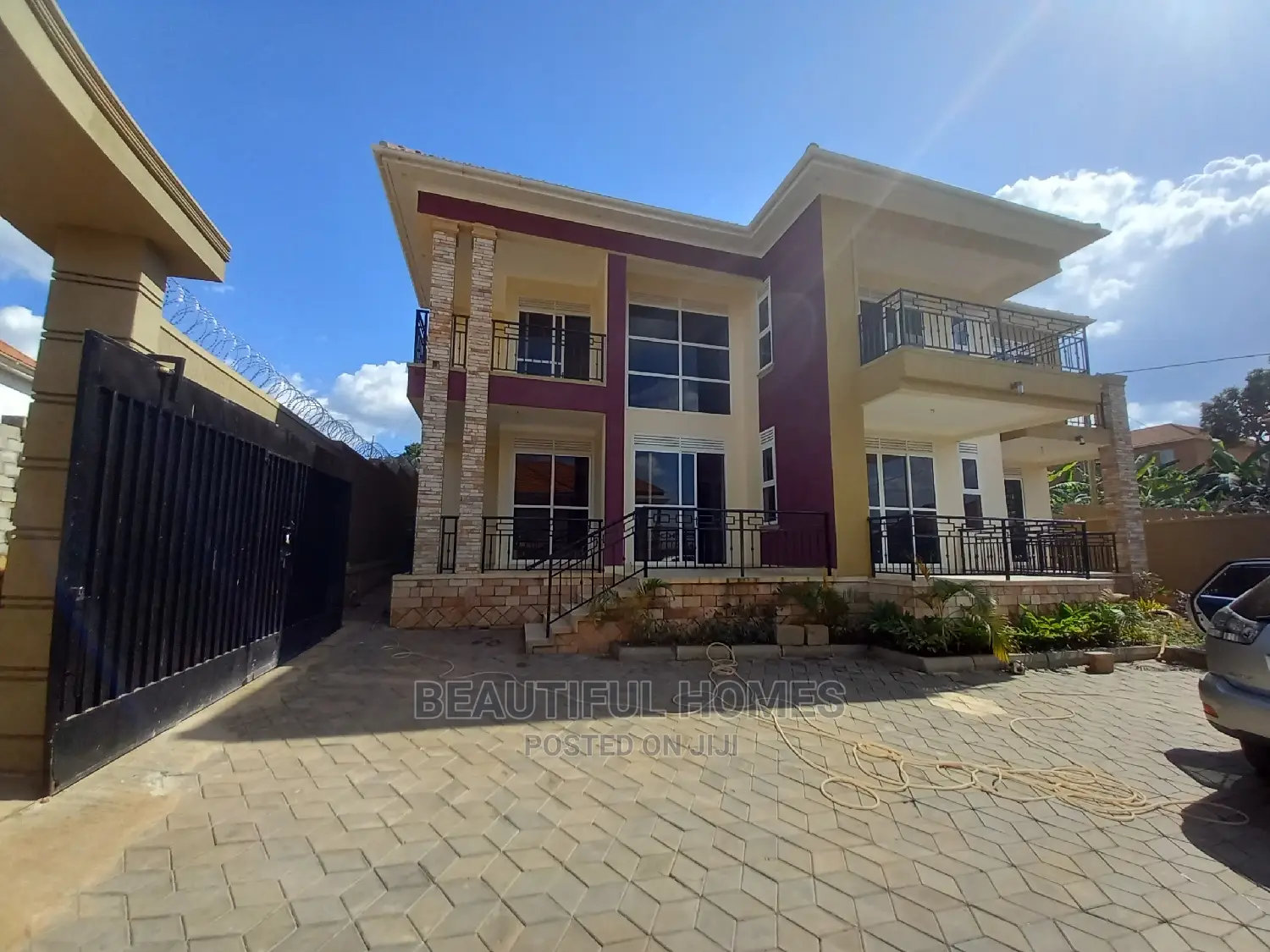 Furnished 6bdrm Mansion in Kira Mansions for Sale in Kira