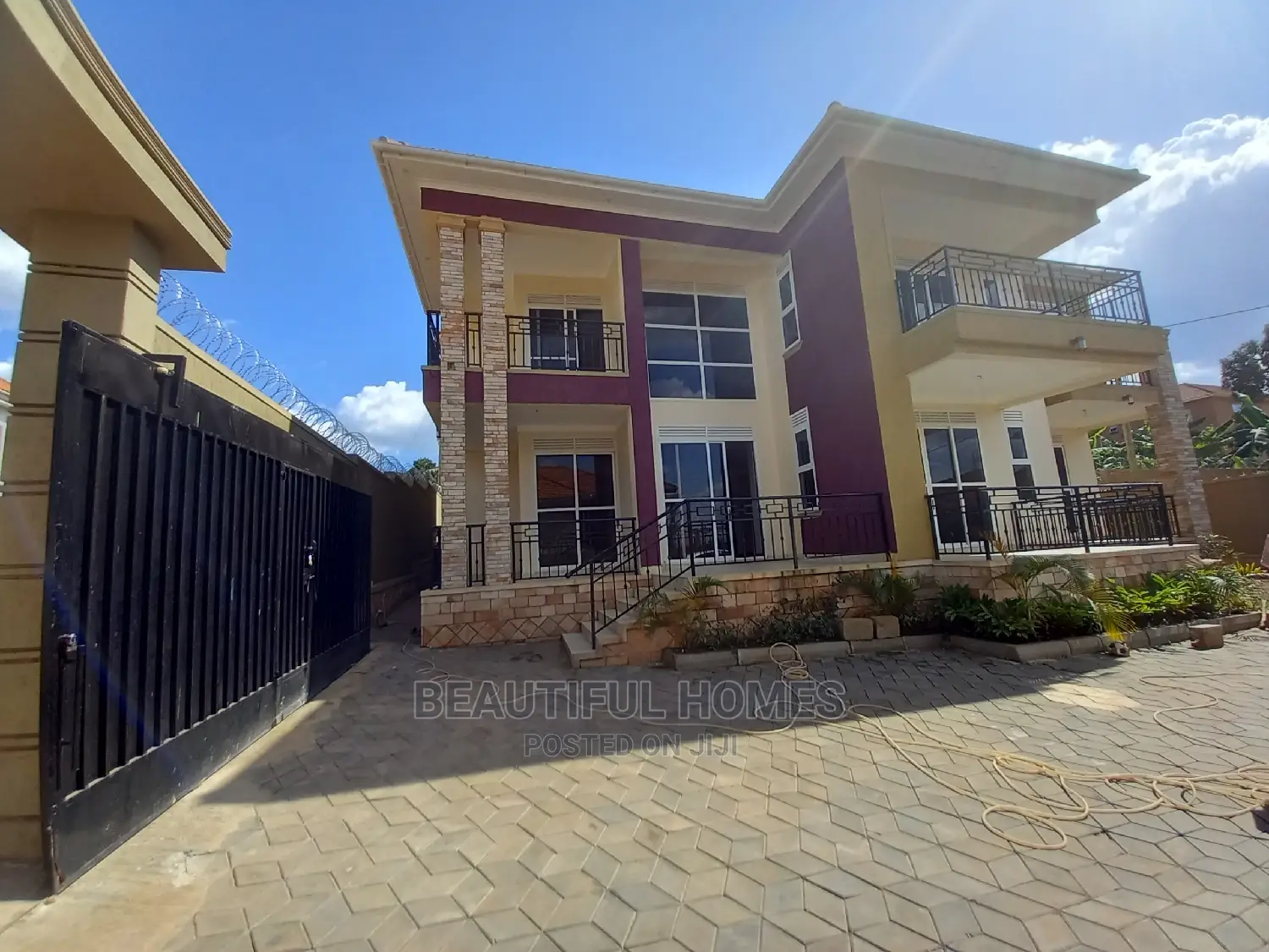Furnished 6bdrm Mansion in Kira Mansions for Sale in Kira