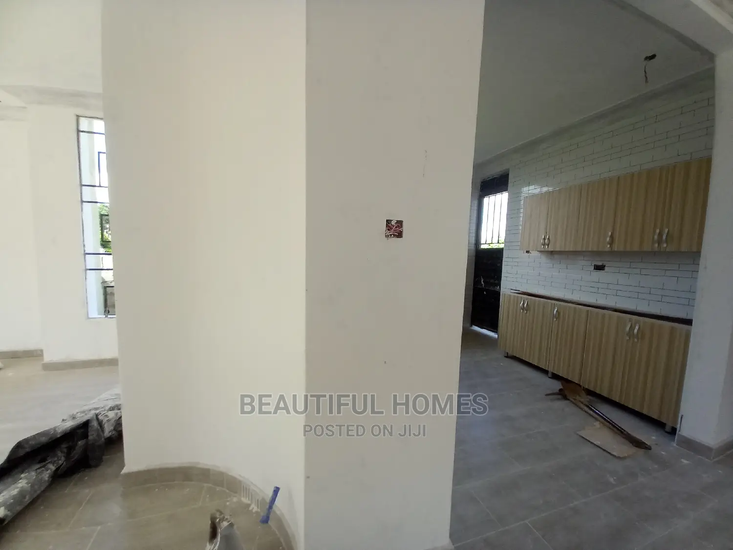 Furnished 4bdrm Mansion in Kira for Sale in Kira