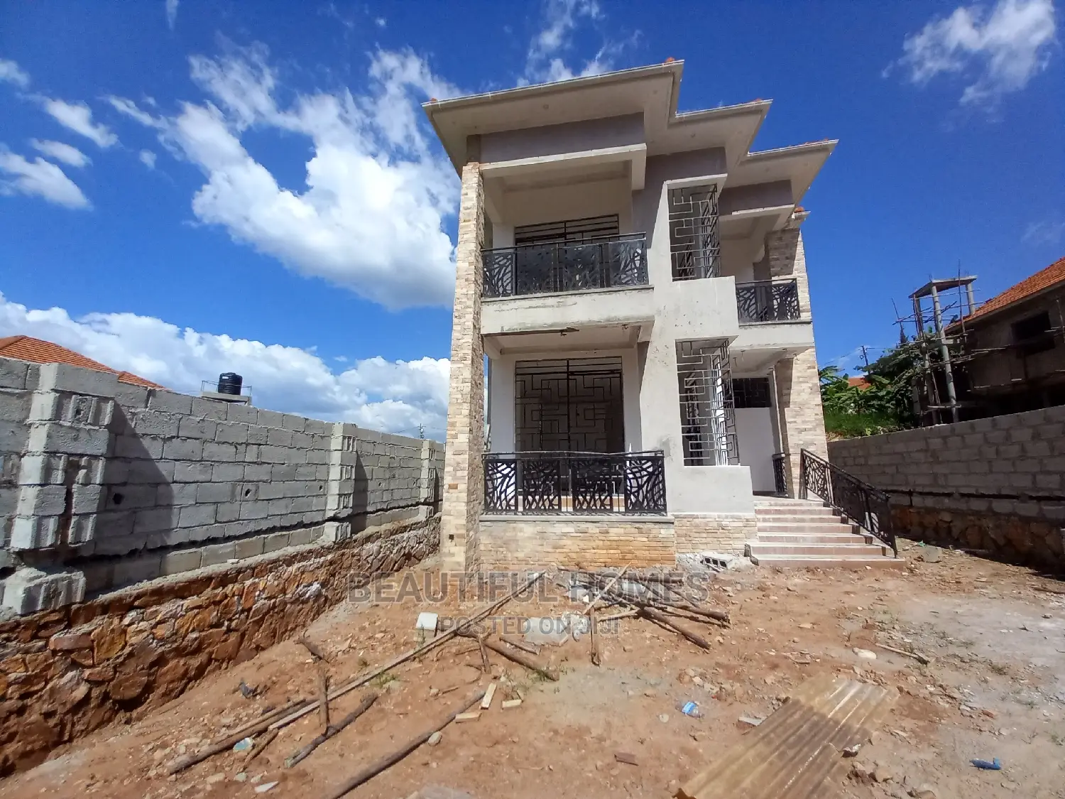 Furnished 4bdrm Mansion in Kira for Sale in Kira