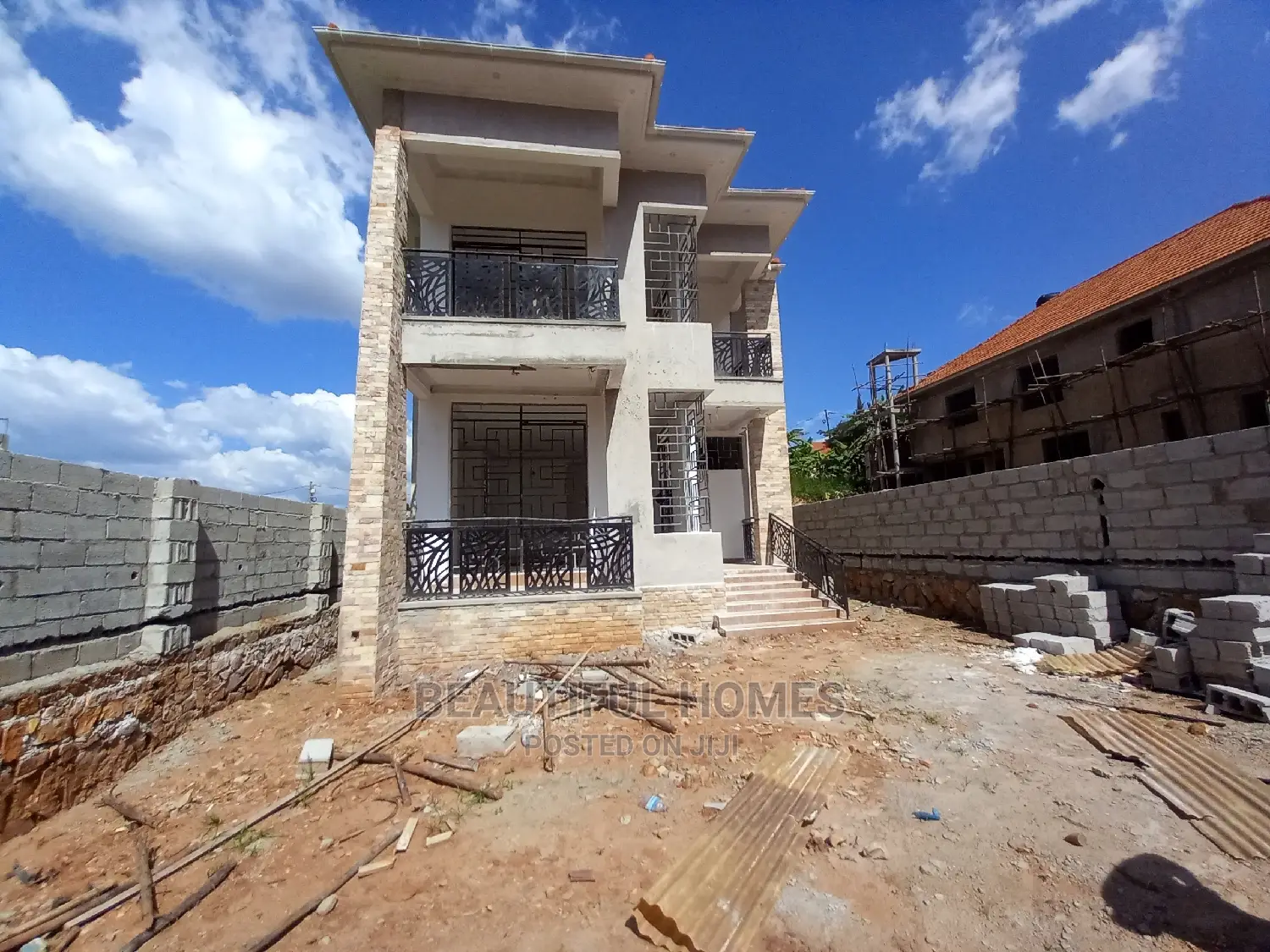 Furnished 4bdrm Maisonette in Kira Gated Estate for Sale in Kira