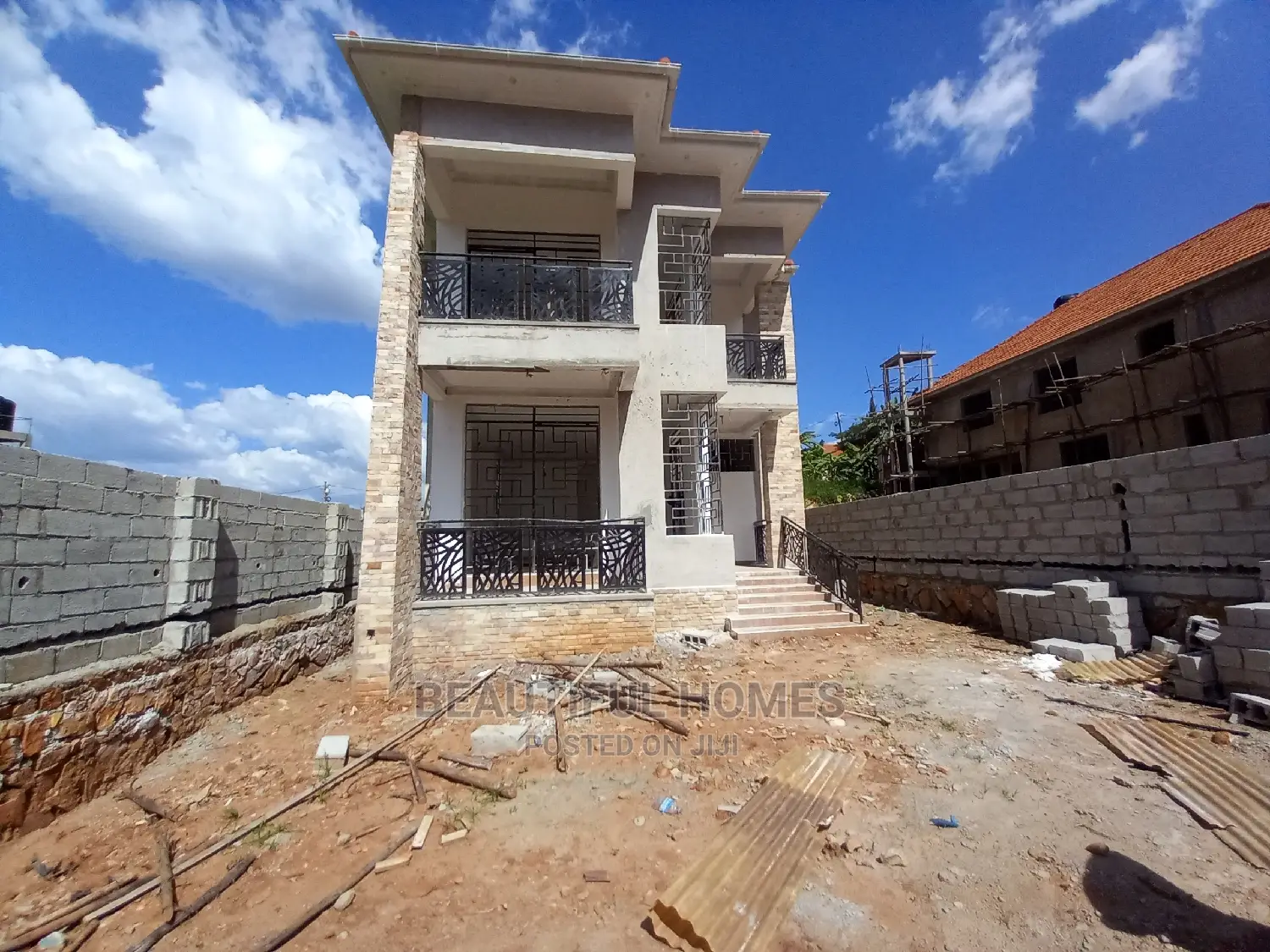 Furnished 4bdrm Maisonette in Kira Gated Estate for Sale in Kira