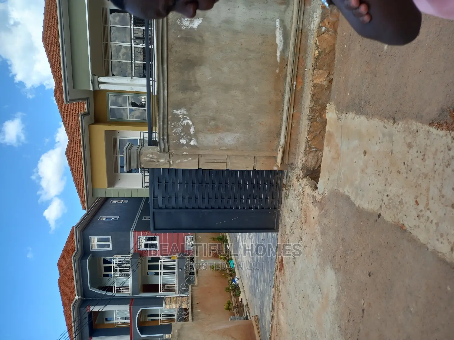 Furnished 4bdrm Mansion in Kira All Tarmack for Sale in Kira