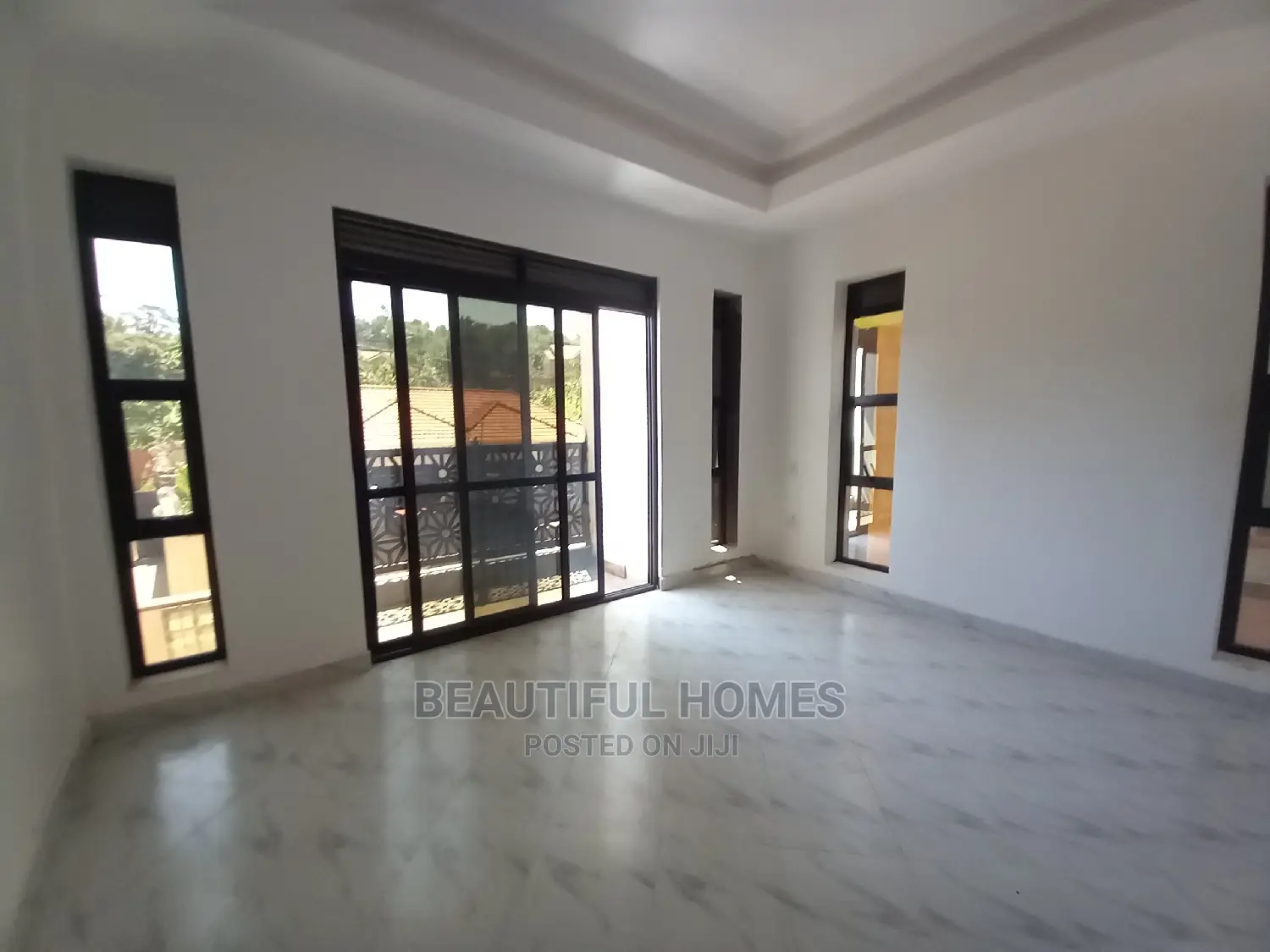 Furnished 5bdrm House in Kisaasi, Central Division for Sale in Central Division