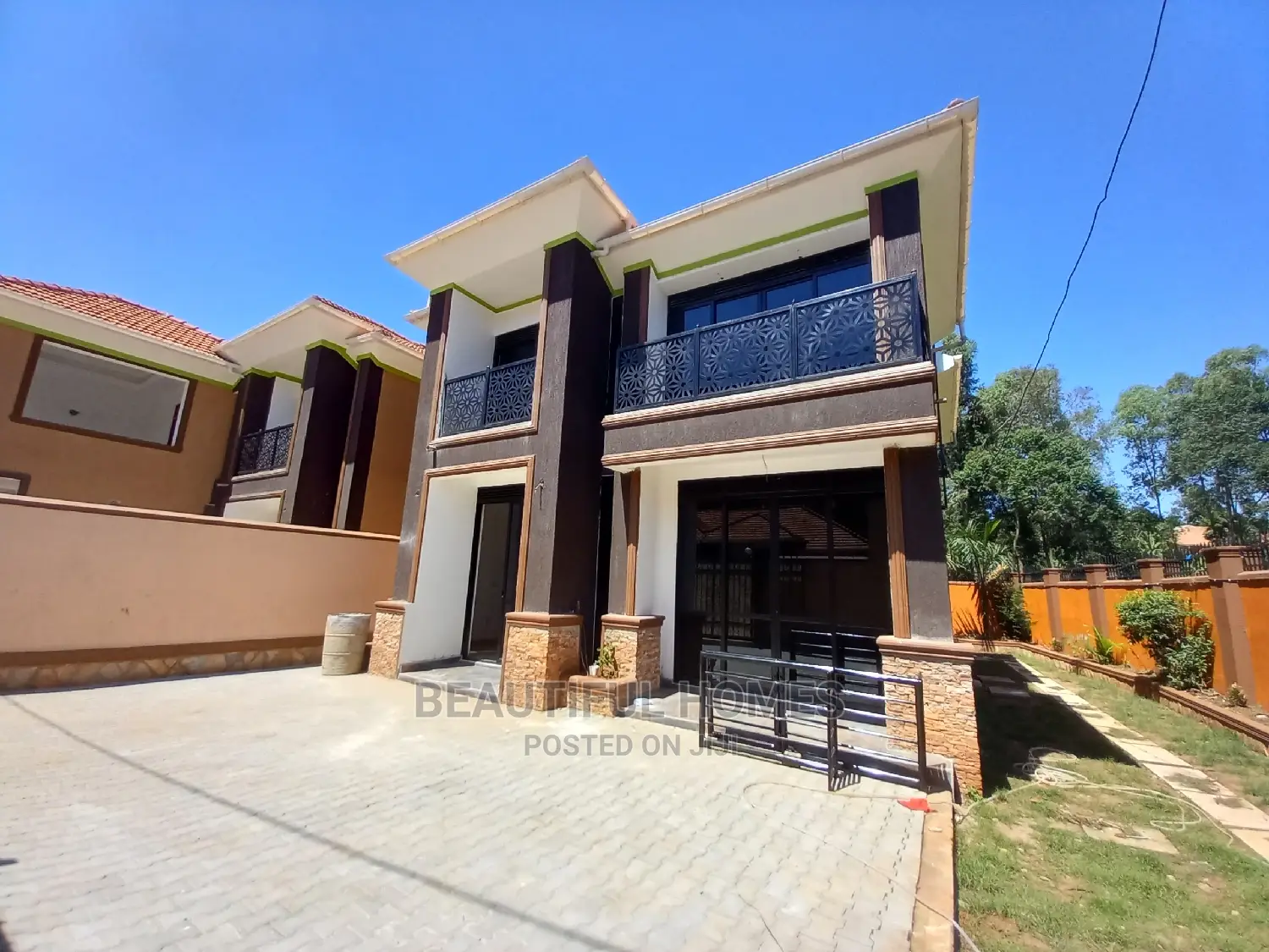 Furnished 5bdrm Duplex in Kisaasi, Central Division for Sale in Central Division