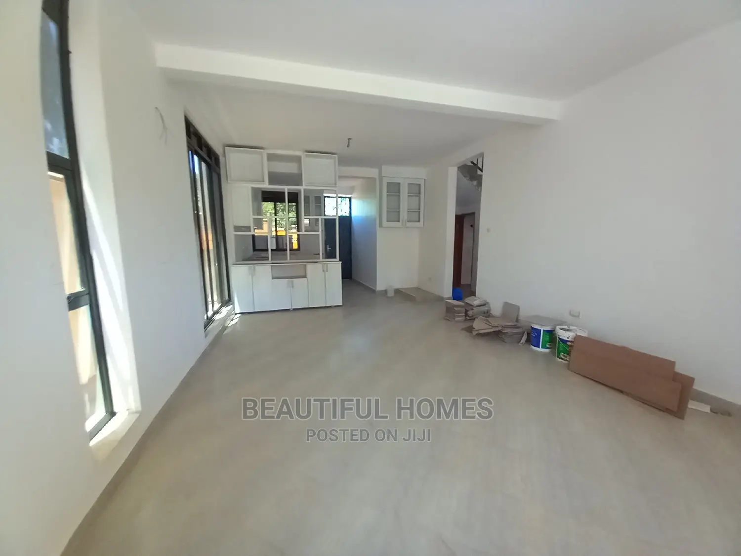 Furnished 5bdrm Duplex in Kisaasi, Central Division for Sale in Central Division