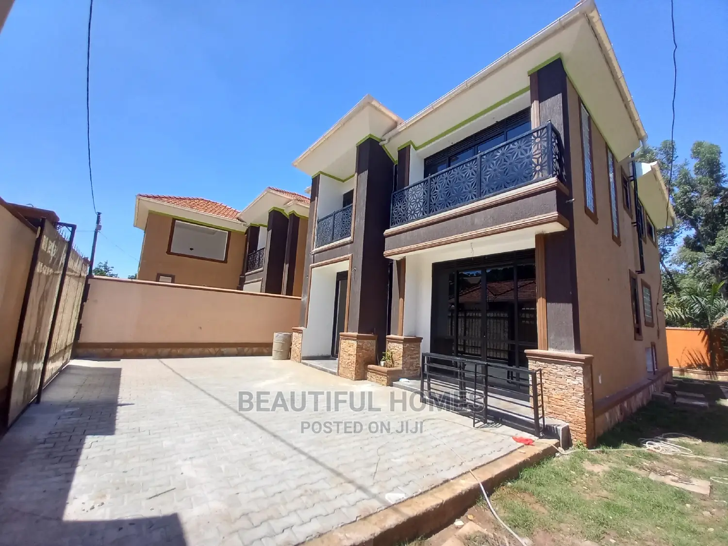 Furnished 4bdrm Maisonette in Kisaasi First Class, Central Division in Central Division