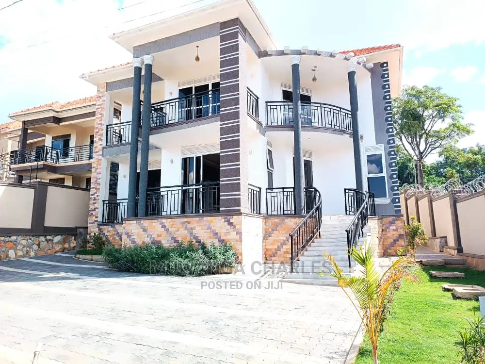 5bdrm Duplex in Fs Properties Ltd, Central Division for Sale in Central Division