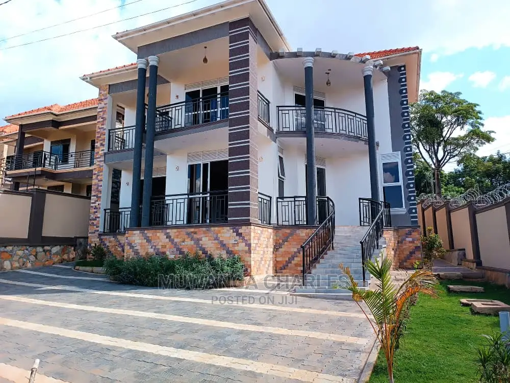 5bdrm Duplex in Fs Properties Ltd, Central Division for Sale in Central Division