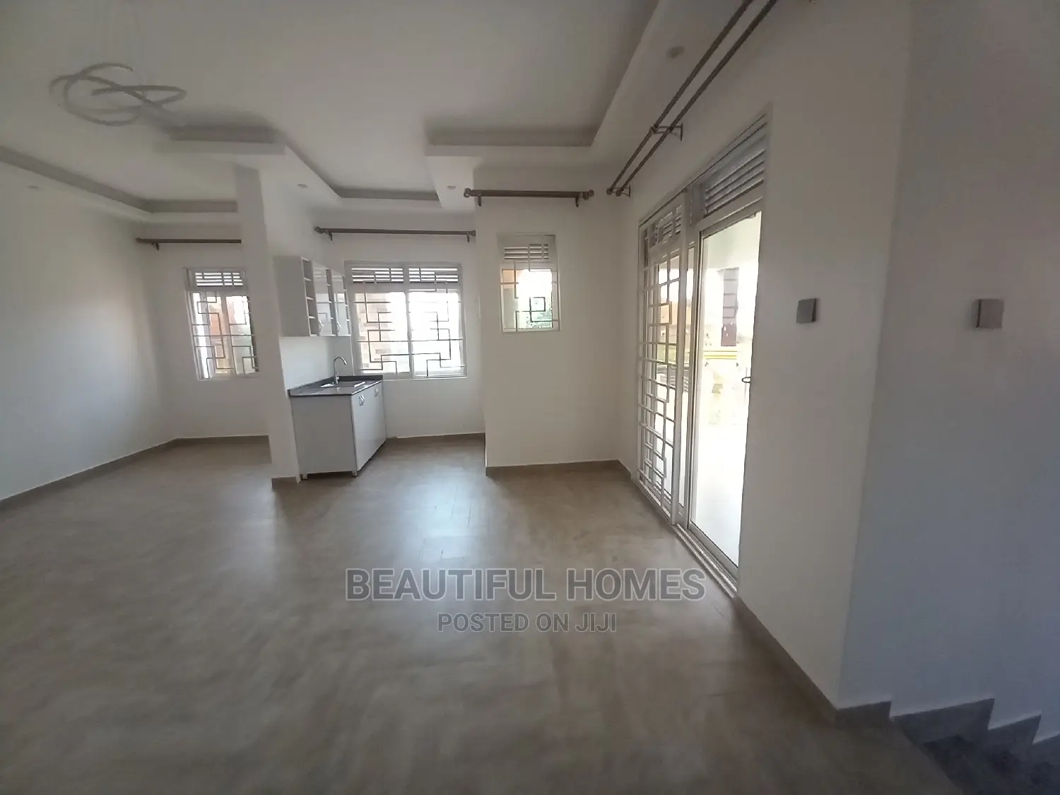 Furnished 6bdrm House in Kira All Tarmack for Sale in Kira