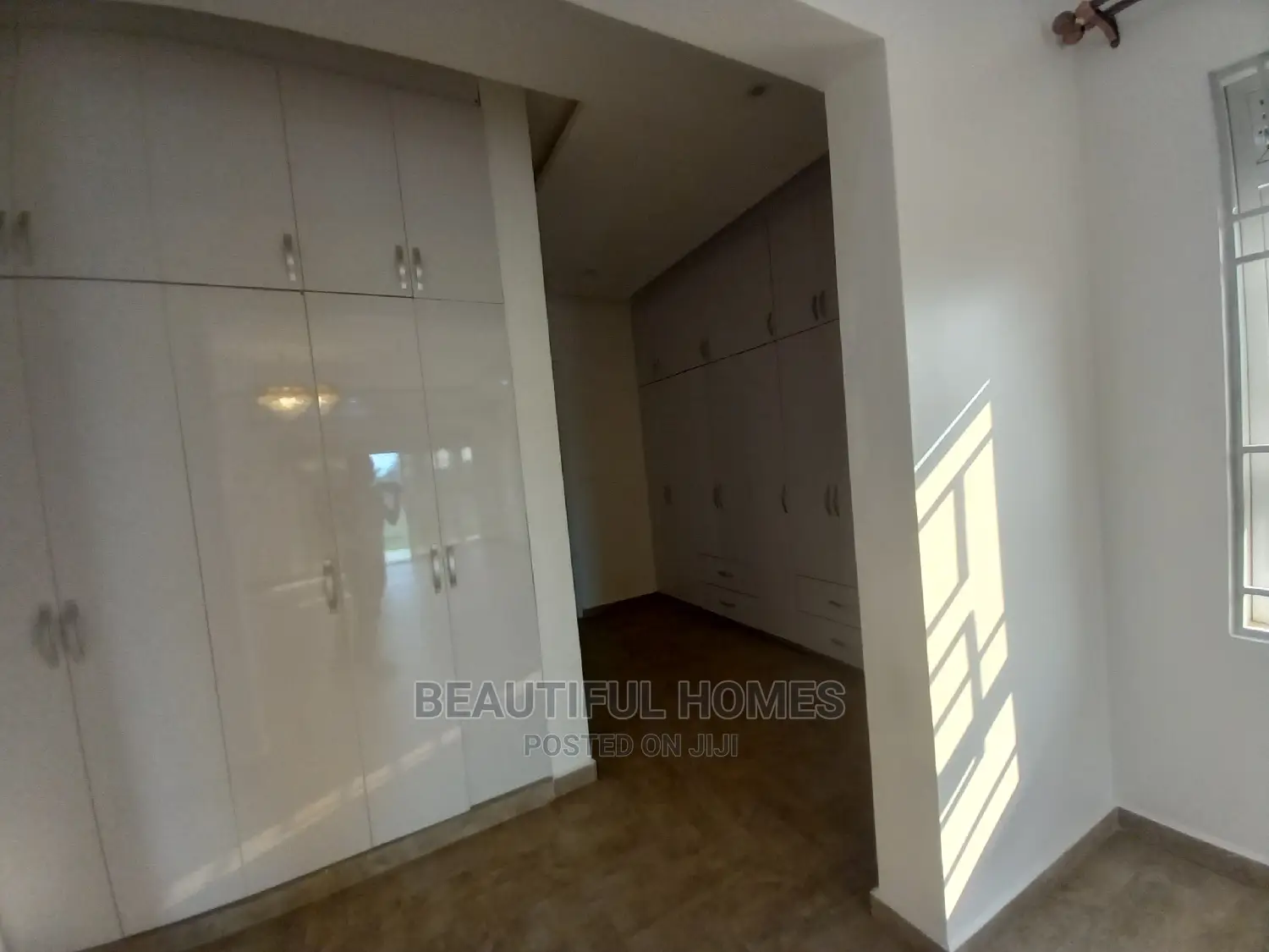 Furnished 6bdrm House in Kira High End for Sale in Kira