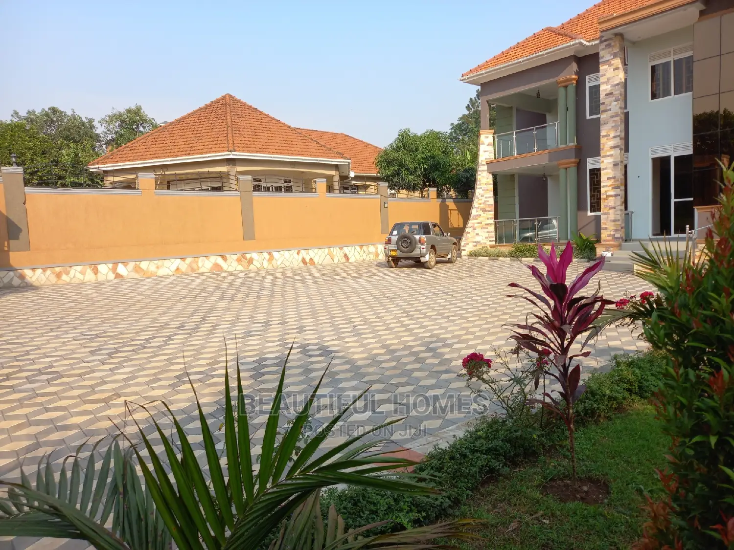 Furnished 6bdrm Mansion in Kira First Class for Sale in Kira