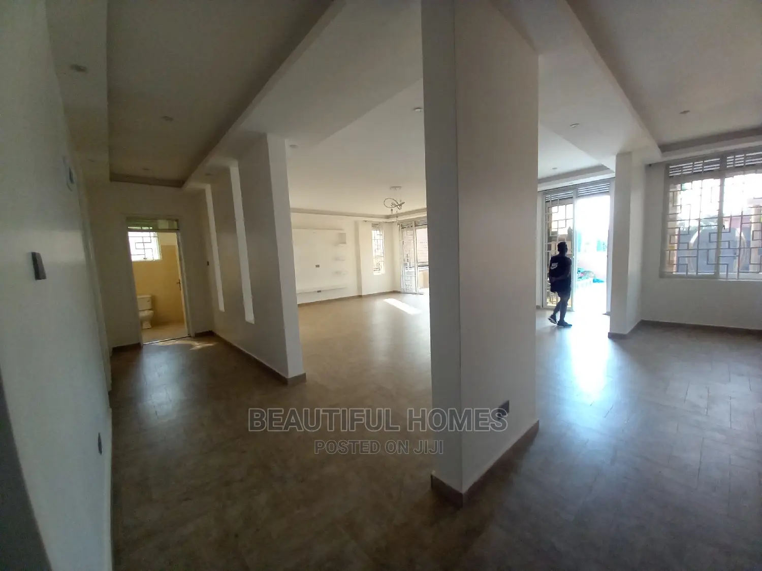 Furnished 6bdrm Mansion in Kira First Class for Sale in Kira