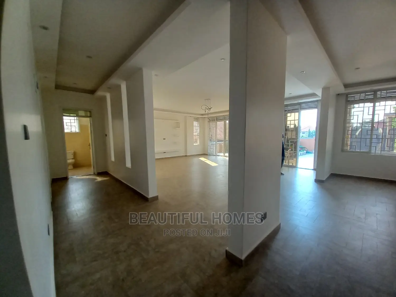 Furnished 6bdrm Mansion in Kira First Class for Sale in Kira