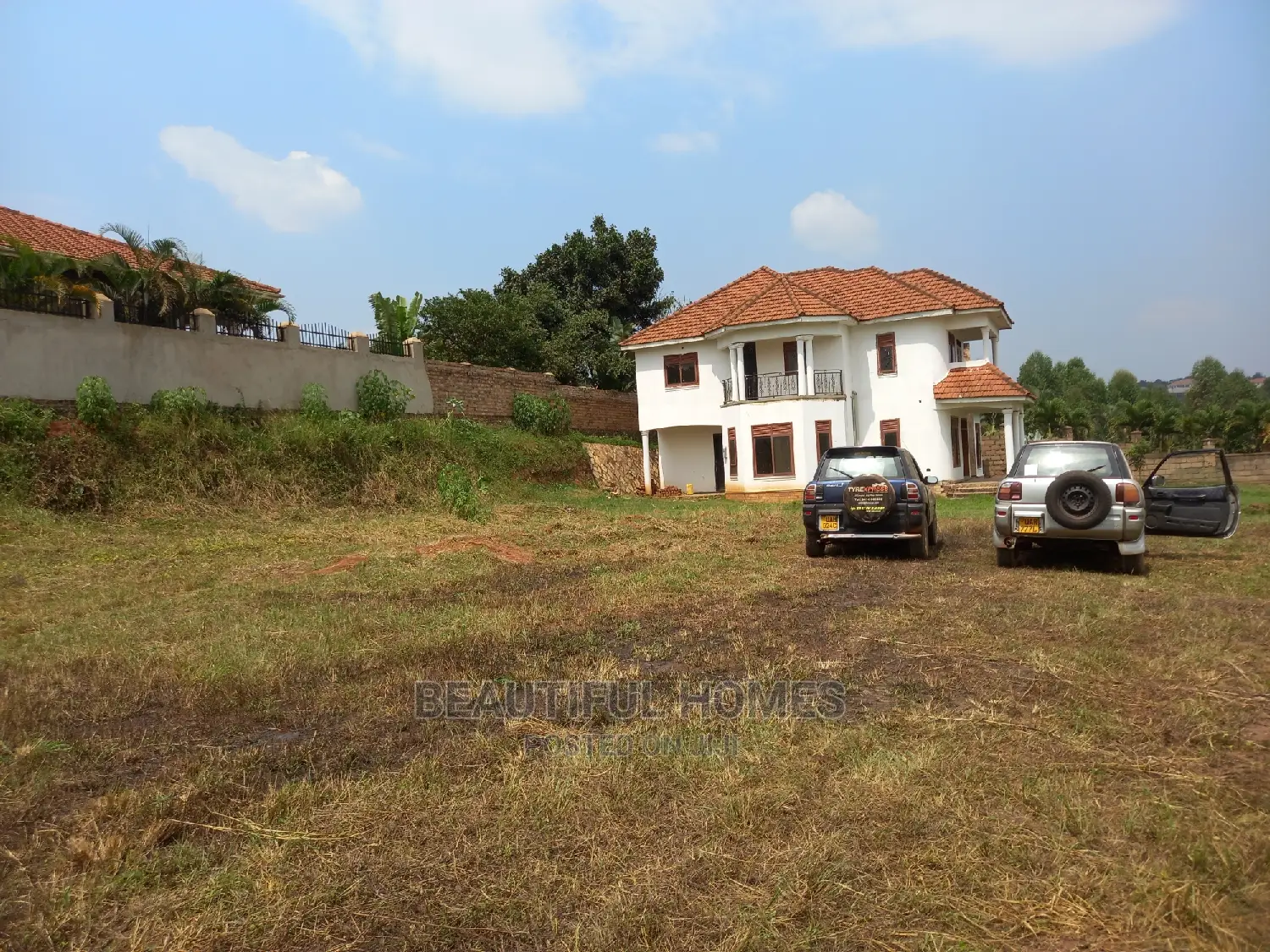 Furnished 5bdrm Duplex in Kira for Sale in Kira