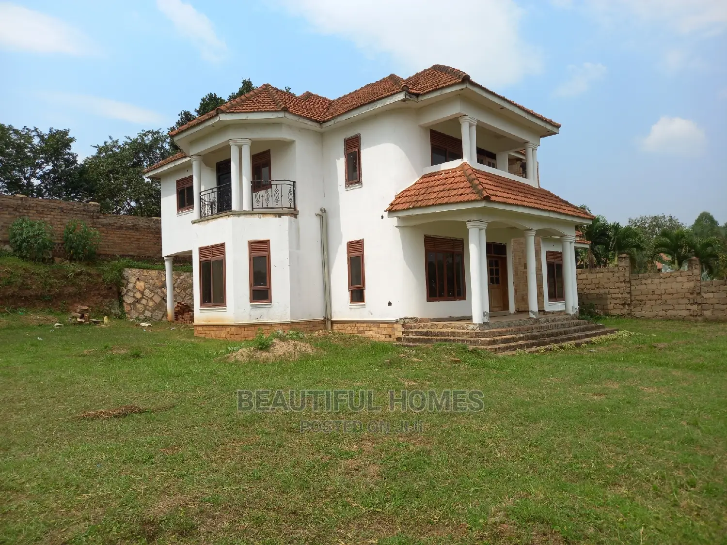 Furnished 5bdrm House in Kira for Sale in Kira