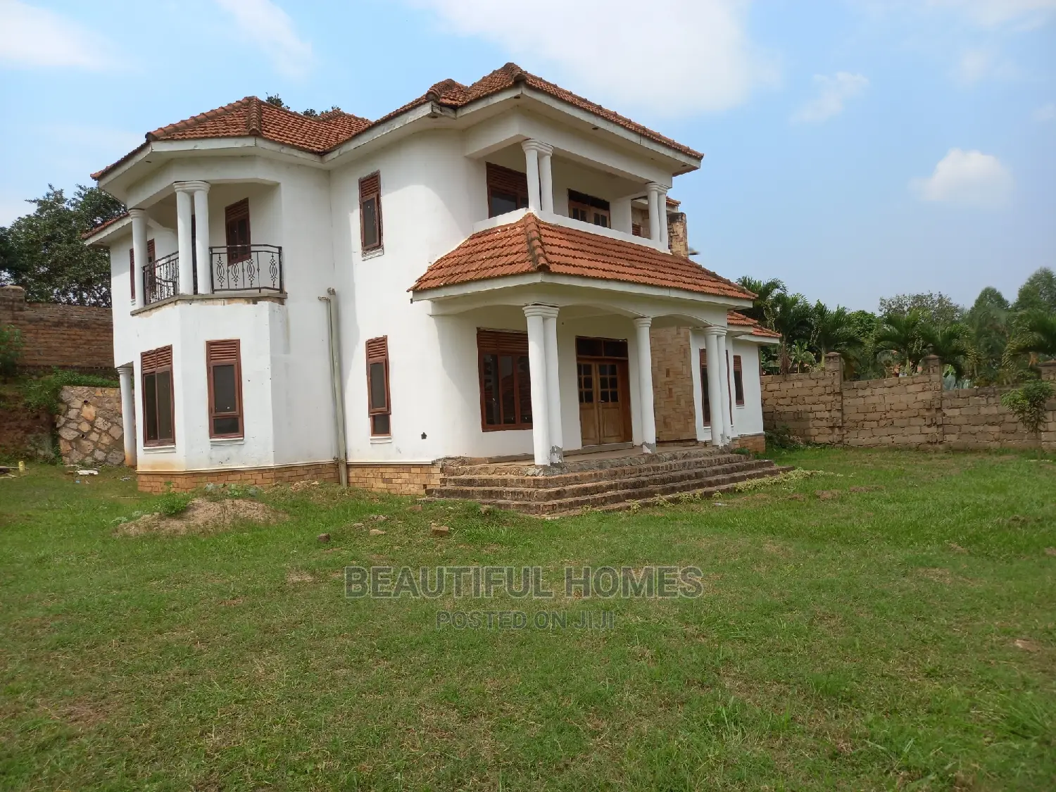 Furnished 5bdrm Duplex in Kira for Sale in Kira