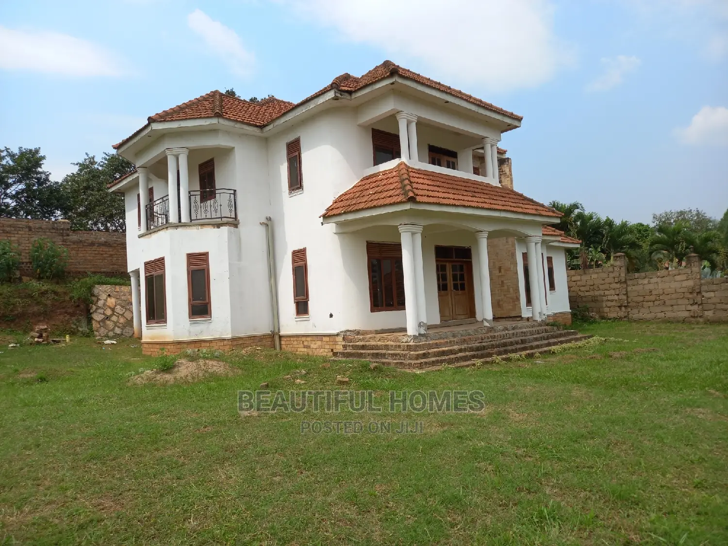 Furnished 5bdrm Duplex in Kira for Sale in Kira