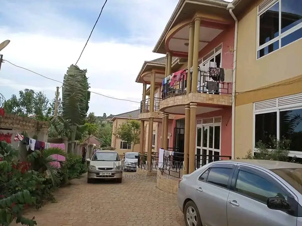 8bdrm Block of Flats in Namugongo, Central Division for Sale in Central Division