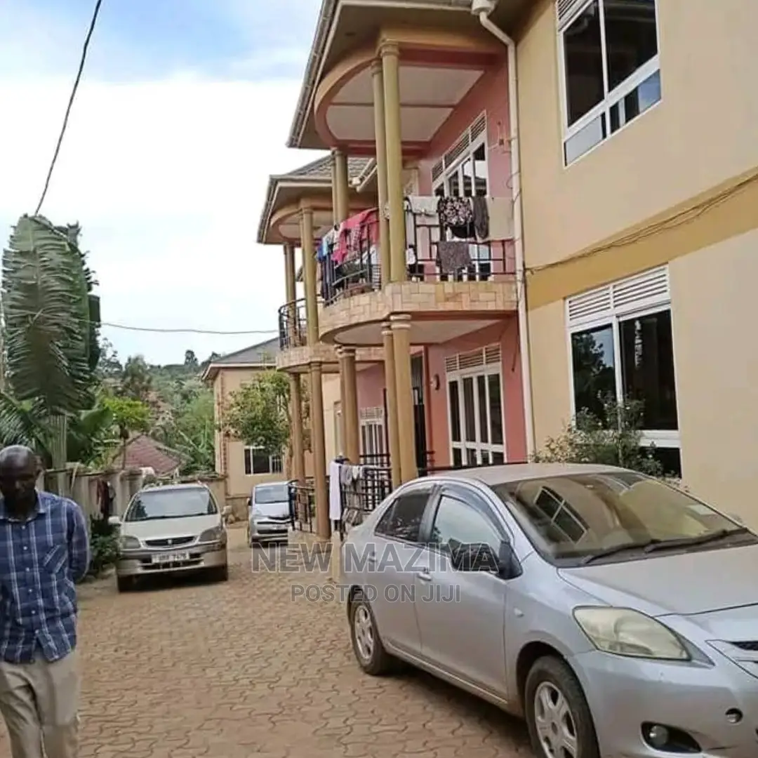 8bdrm Block of Flats in Namugongo, Central Division for Sale in Central Division