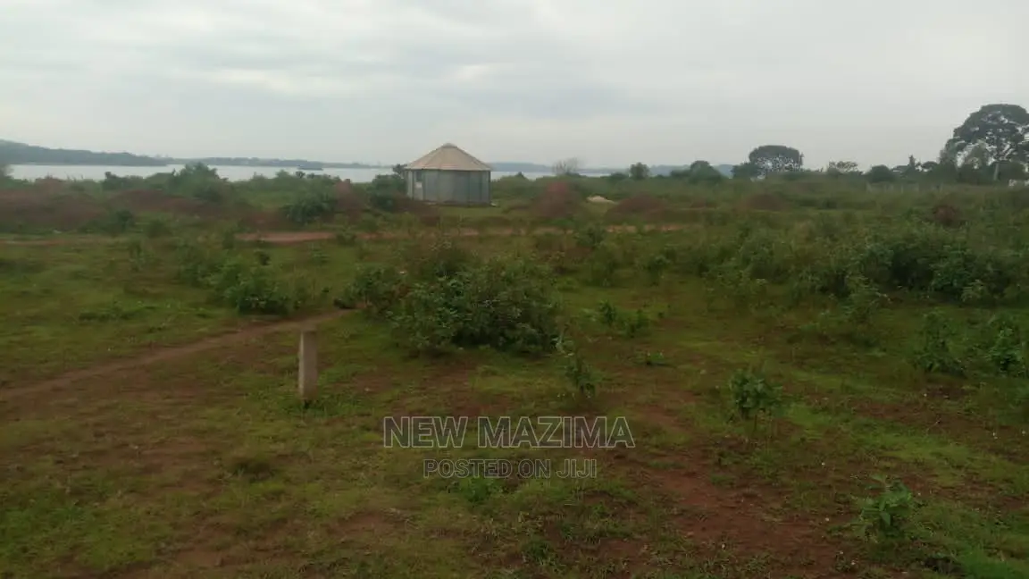 Very Beautiful Plot With Lake View Quicksale After Munyonyo in Central Division