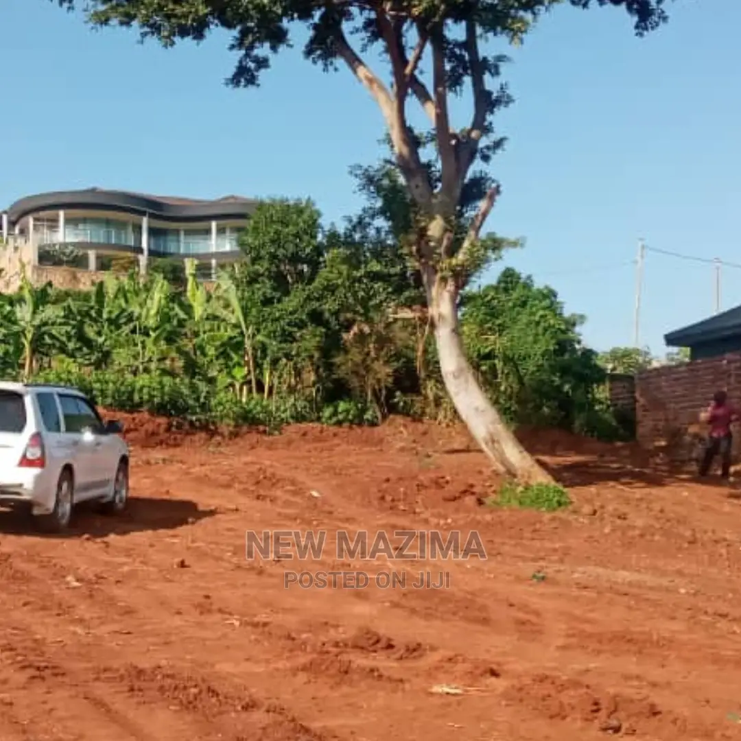 Very Beautiful Plot With Lake View Quicksale After Munyonyo in Central Division