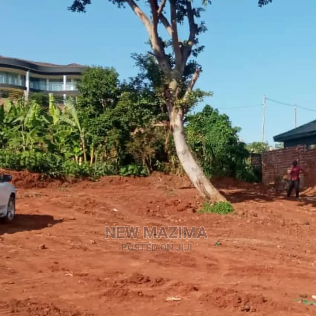 Very Beautiful Plot With Lake View Quicksale After Munyonyo in Central Division