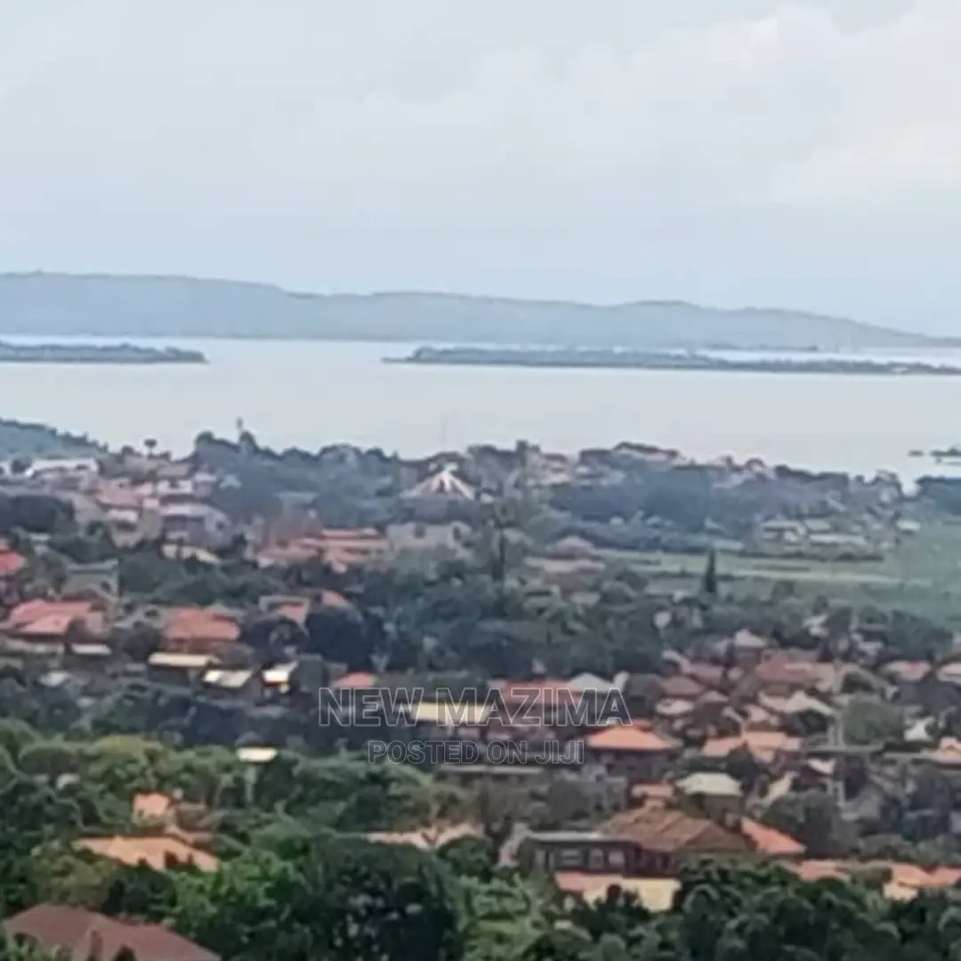 5bdrm Maisonette in Buziga Heights, Central Division for Sale in Central Division