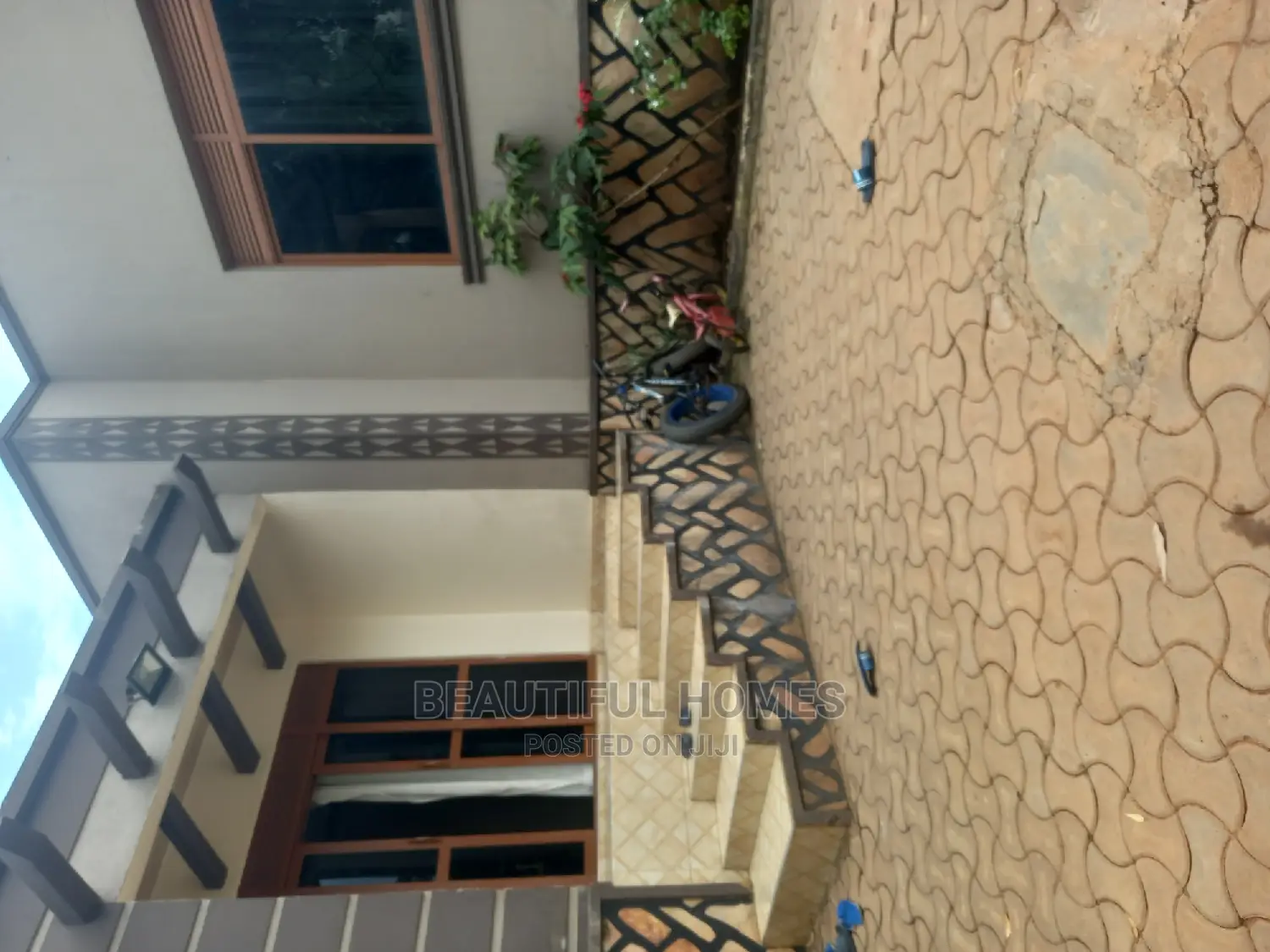 Furnished 3bdrm Maisonette in Kira for Sale in Kira