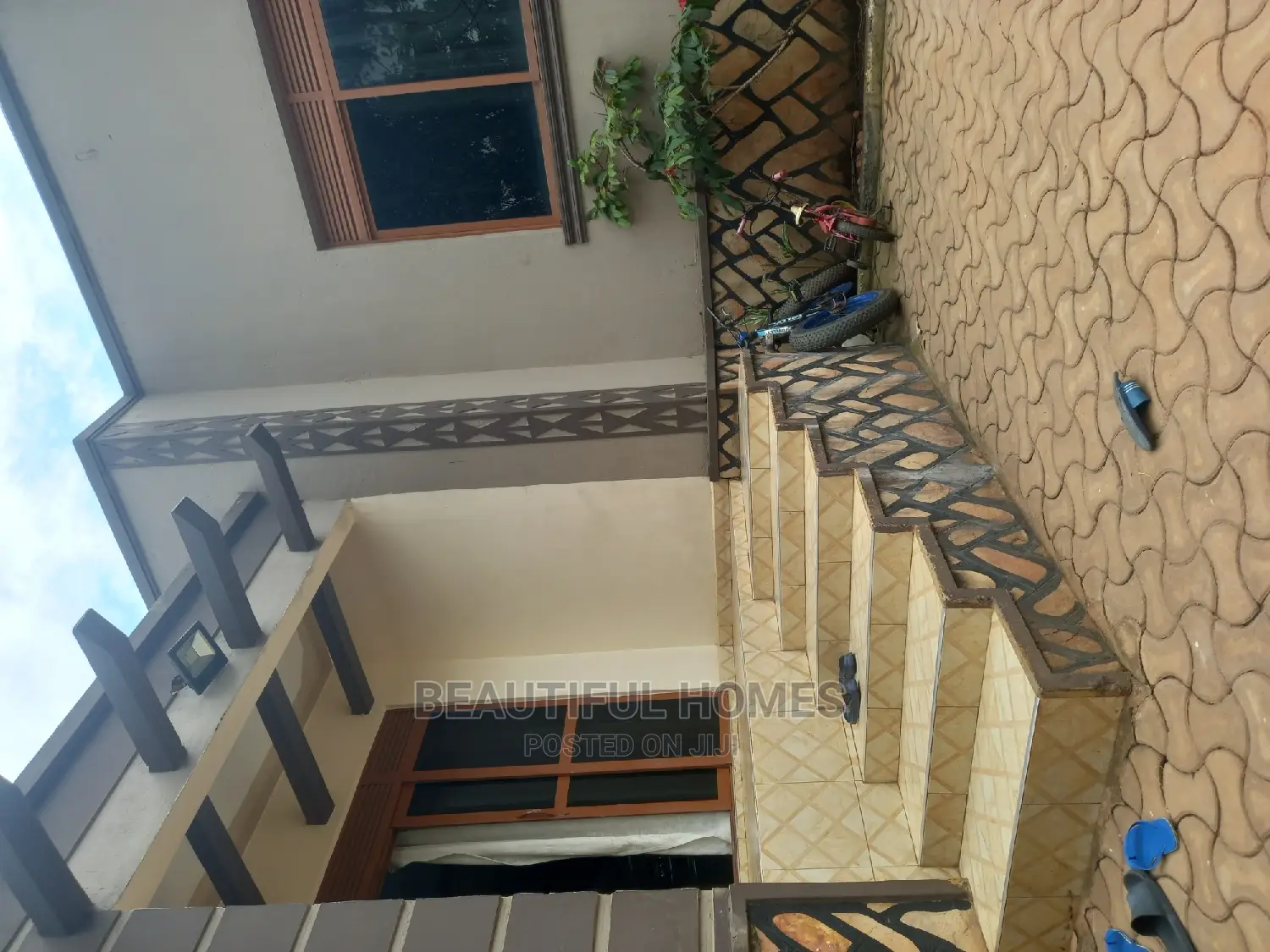 Furnished 3bdrm Maisonette in Kira for Sale in Kira