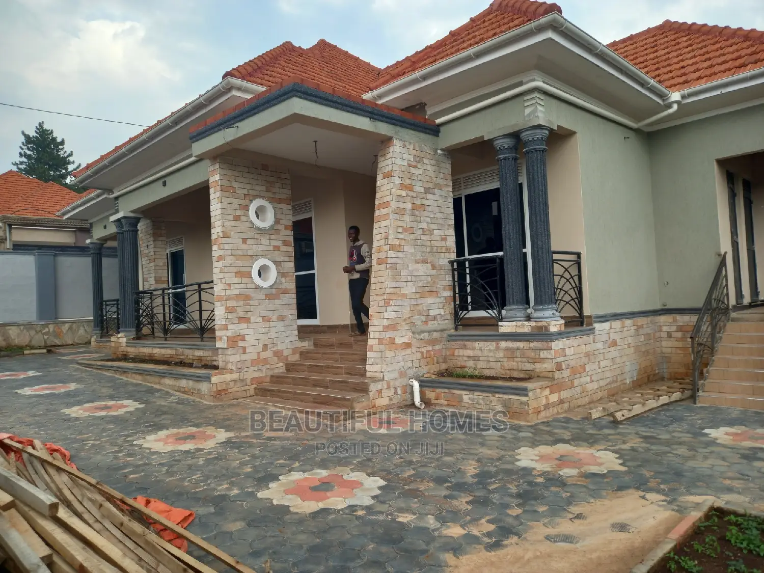Furnished 4bdrm Bungalow in Kira for Sale in Kira