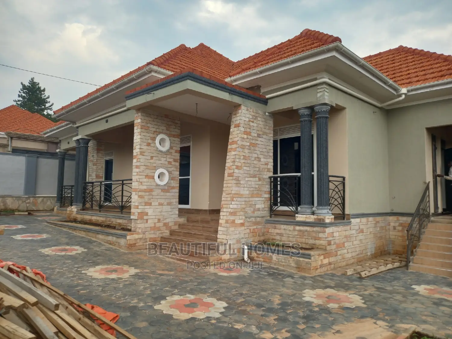 Furnished 4bdrm Bungalow in Kira for Sale in Kira