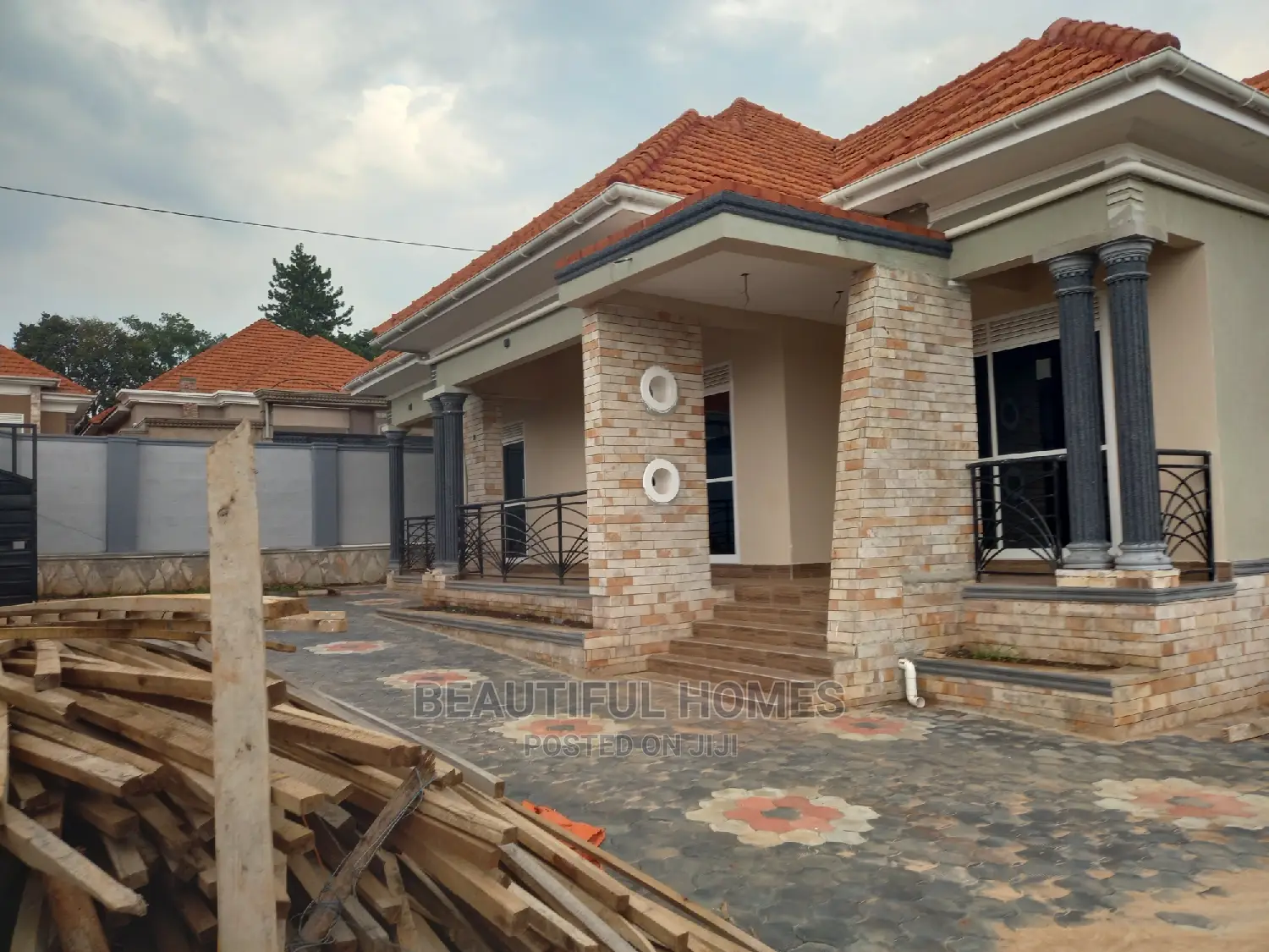 Furnished 4bdrm Bungalow in Kira for Sale in Kira