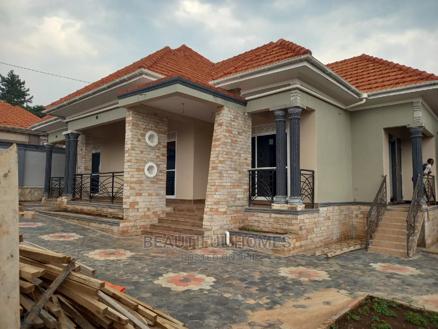 Furnished 4bdrm Bungalow in Kira for Sale in Kira
