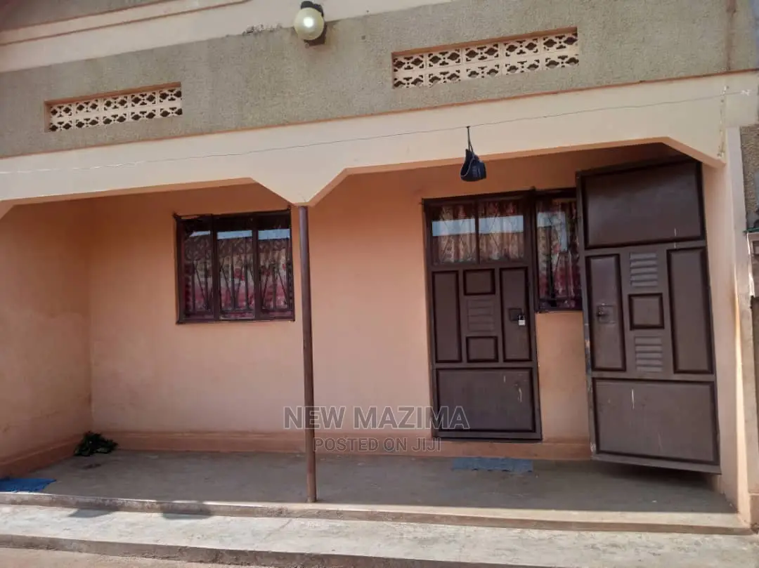 4bdrm House in Najjanankumbi Along, Central Division for Sale in Central Division
