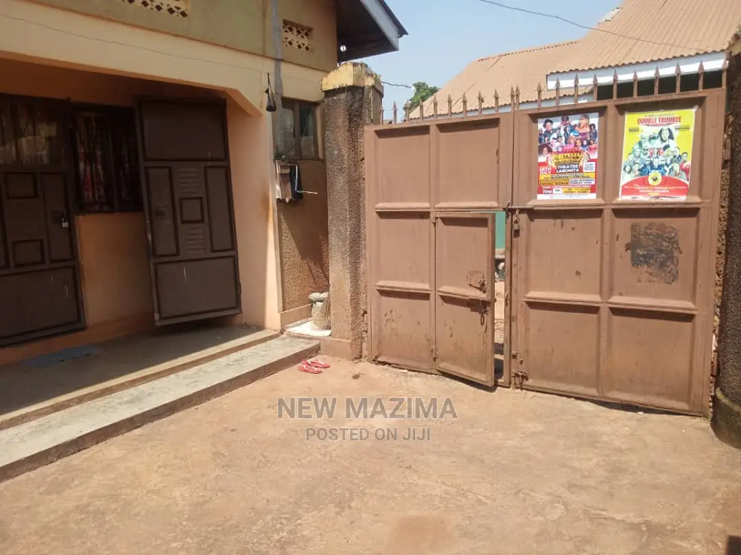 4bdrm House in Najjanankumbi Along, Central Division for Sale in Central Division