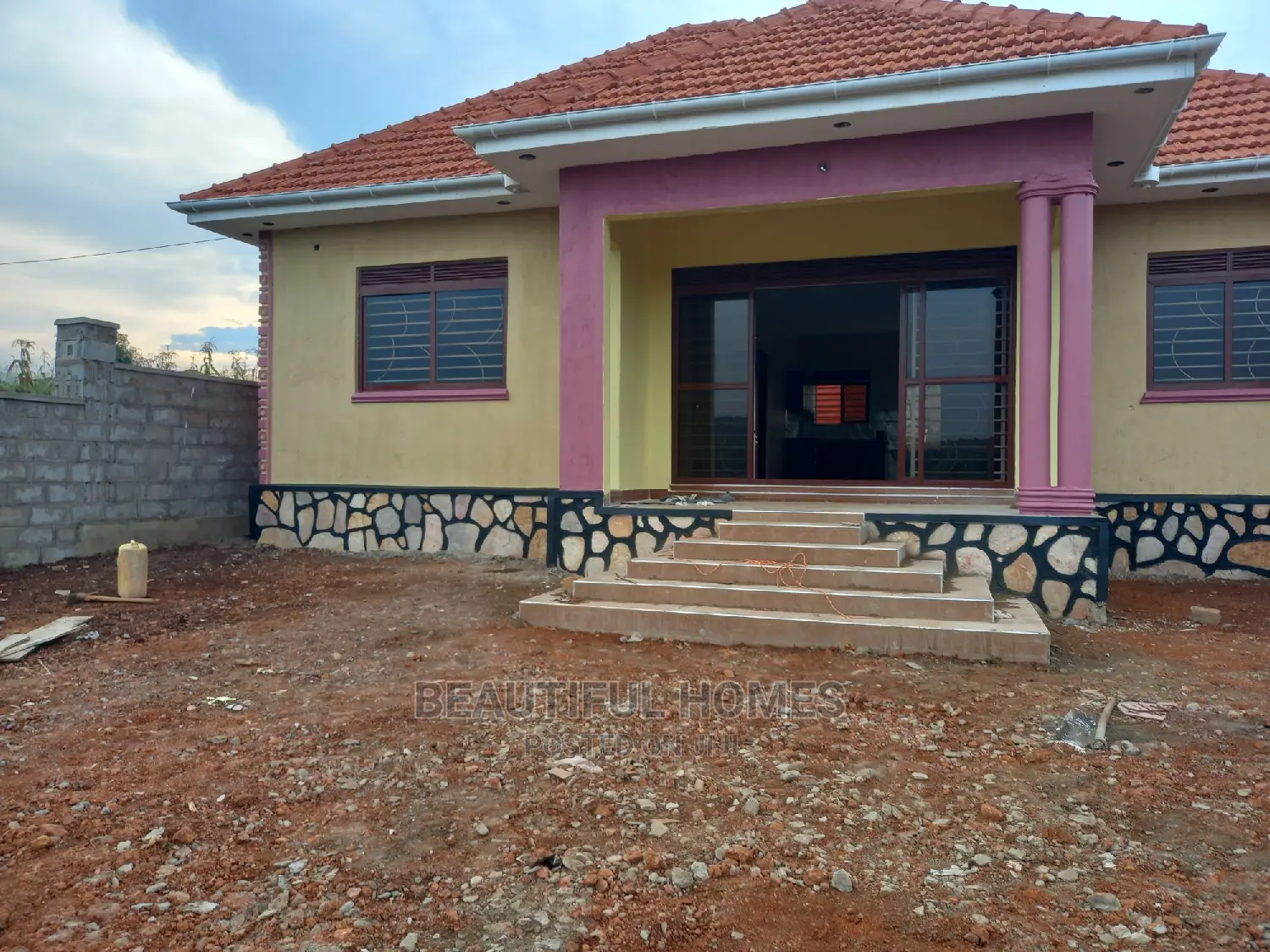 Furnished 4bdrm Bungalow in Kira for Sale in Kira