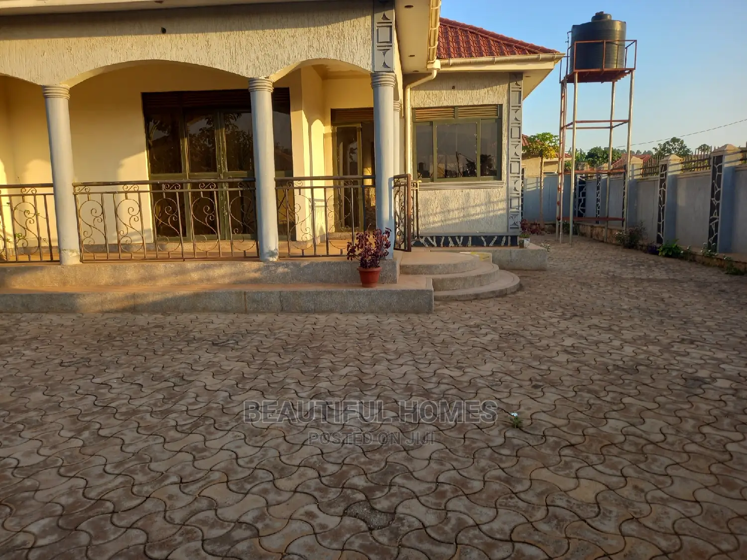 Furnished 4bdrm Bungalow in Kira for Sale in Kira