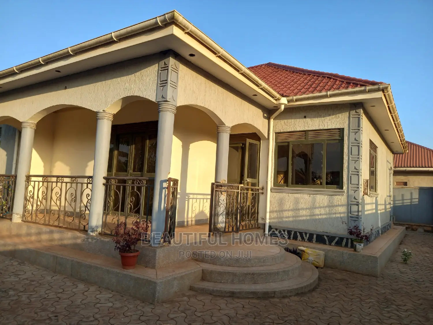 Furnished 4bdrm Bungalow in Kira for Sale in Kira